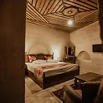 Kismet Cave Mansion 5*