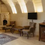 Kismet Cave Mansion