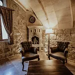 Kismet Cave Mansion 5*