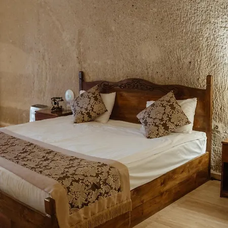 Hotel Kismet Cave Mansion