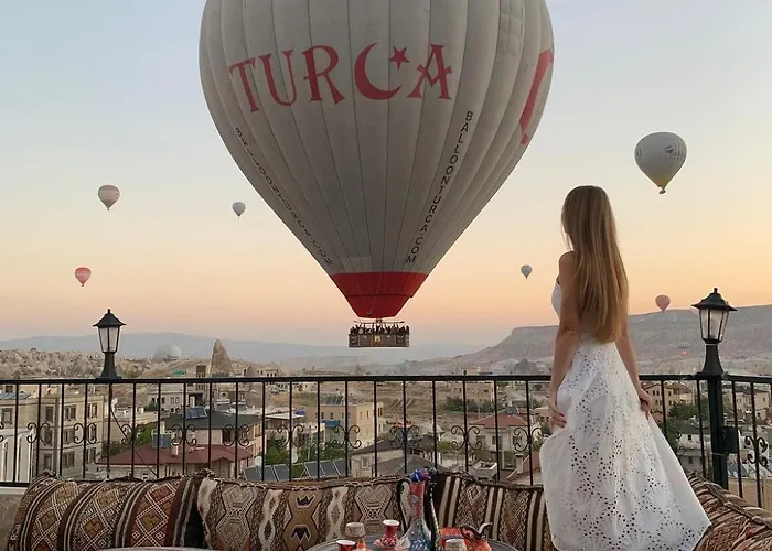 Hotel Kismet Cave Mansion