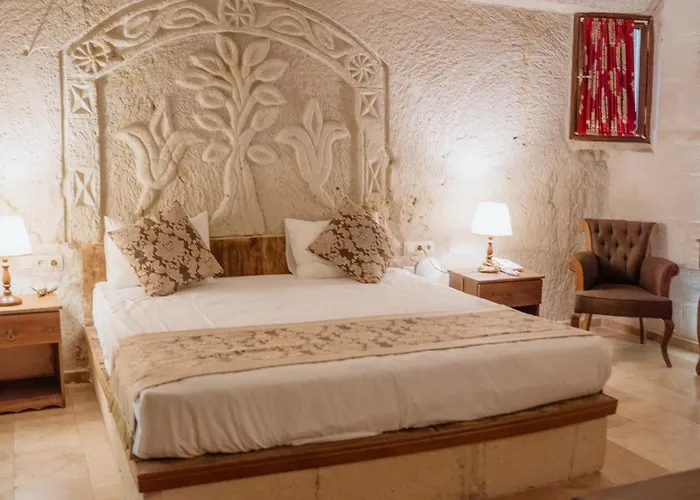 Hotel Kismet Cave Mansion