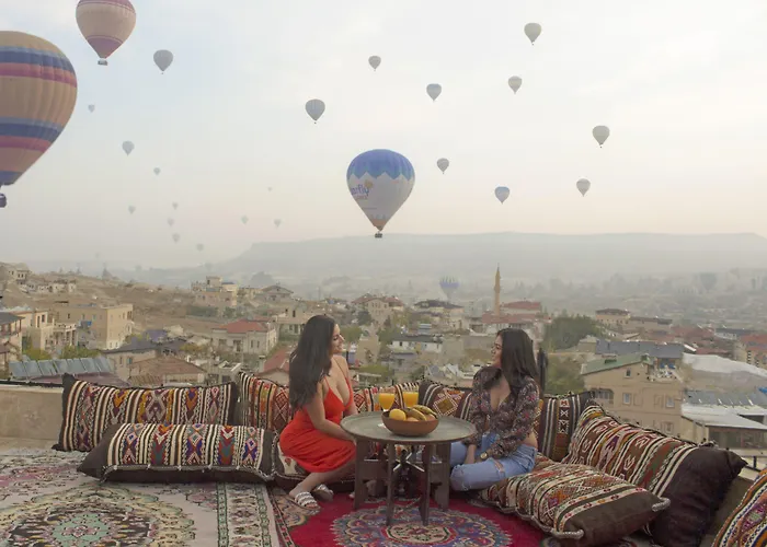 Hotel Kismet Cave Mansion